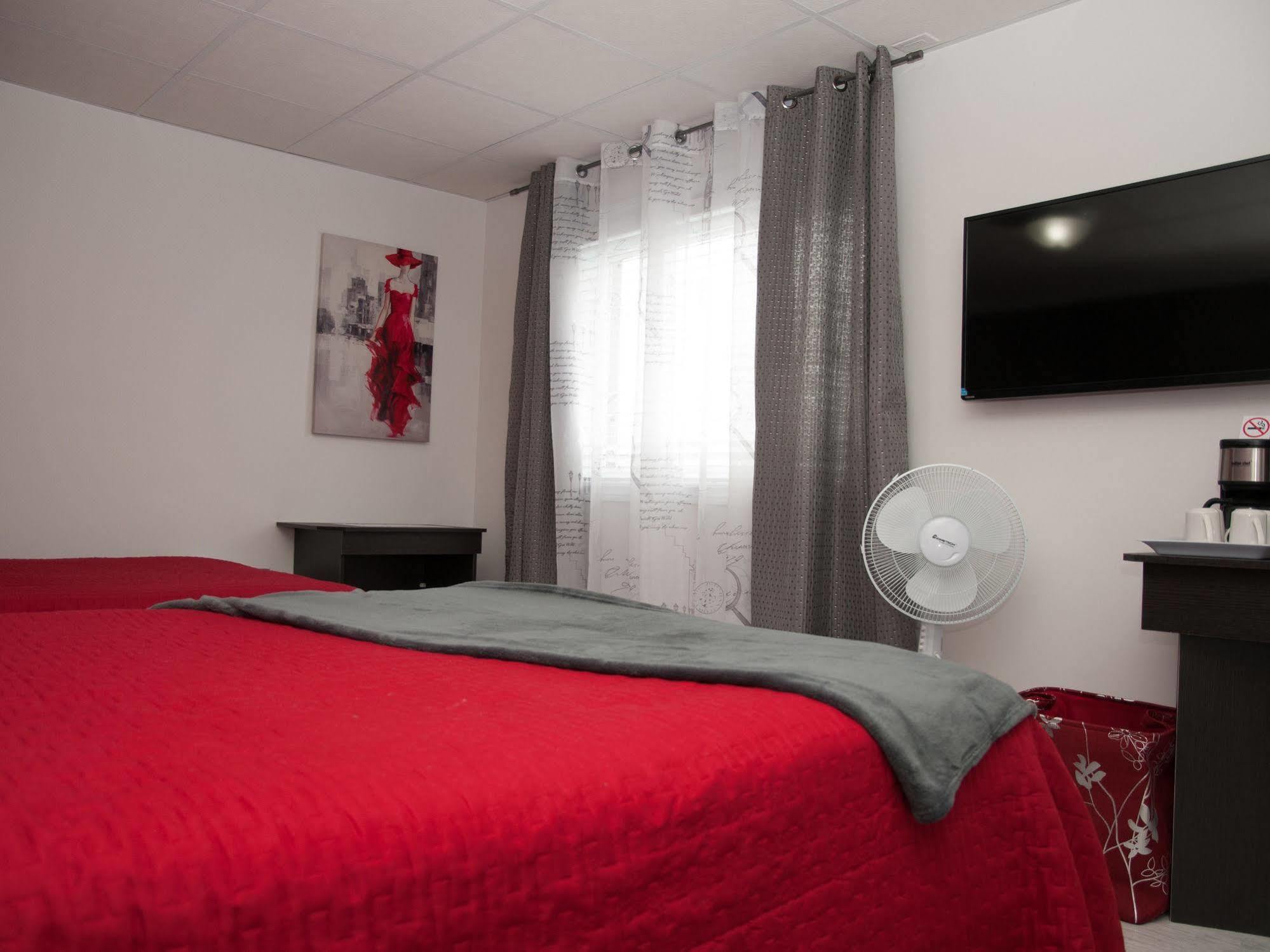 Hotel Le Plaza Ла-Бе Экстерьер фото